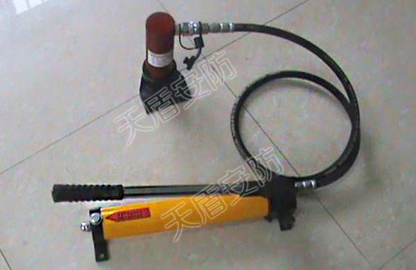 Hydraulic Door Opener