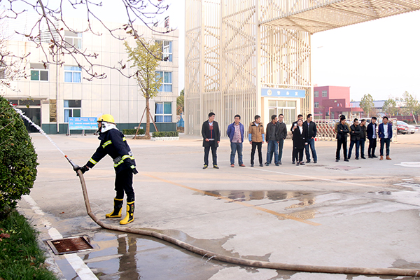 Parent Group of Shandong Day Shield Held A Fire Protection Safety Special Training 