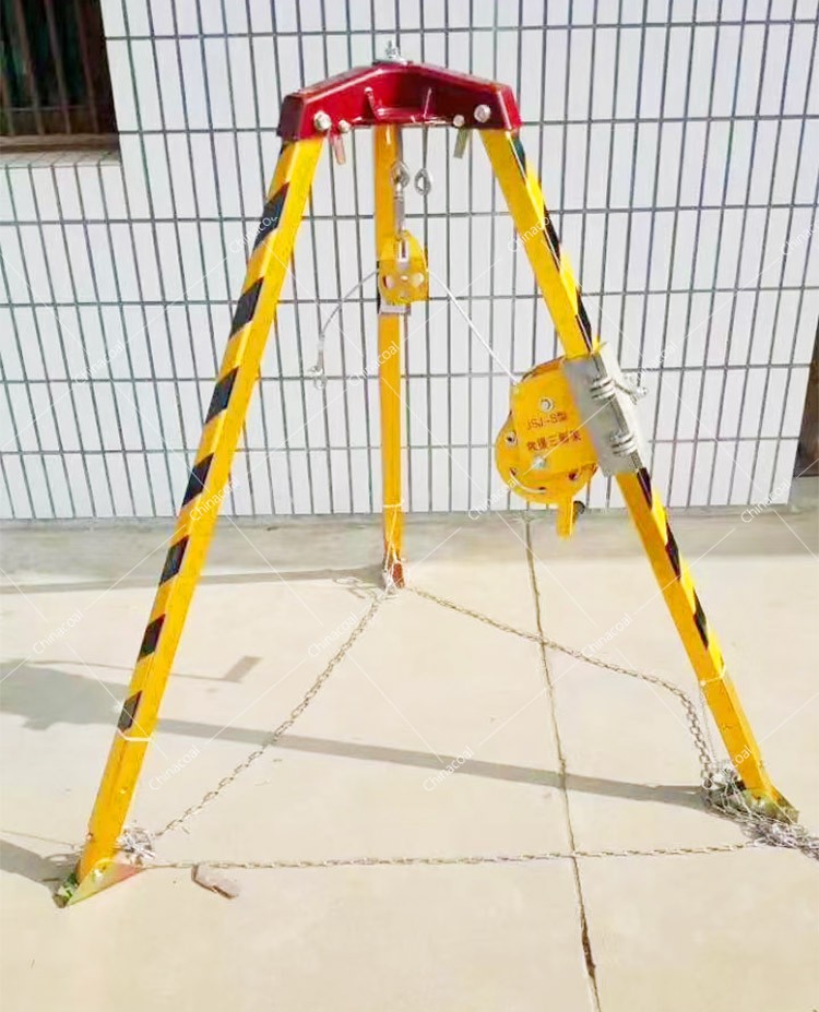 The use principle of multifunctional rescue tripod